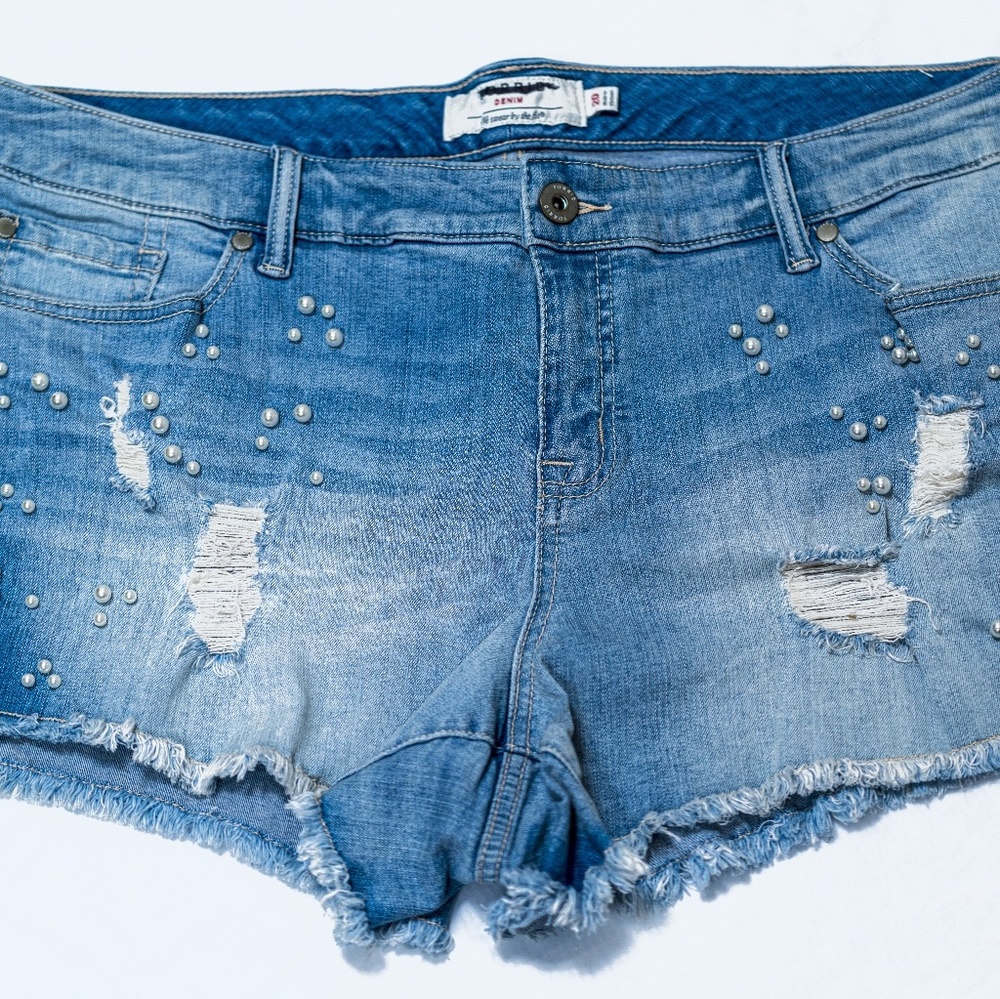 Gorgeous Torrid short shorts